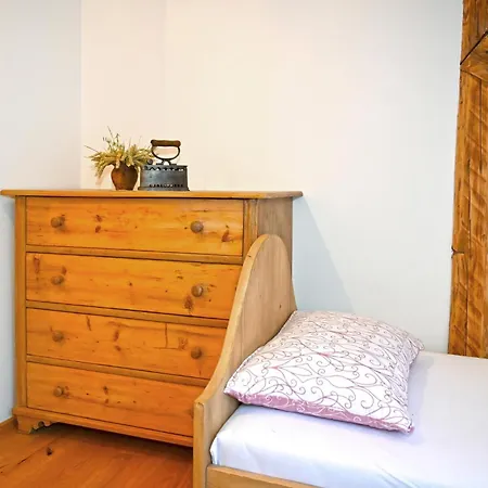 2 Bedroom Gorgeous In Apartma Mozirje